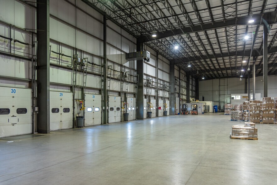 More Photos Of 314 Jefferson Ridge Pky, Lynchburg Distribution For Lease