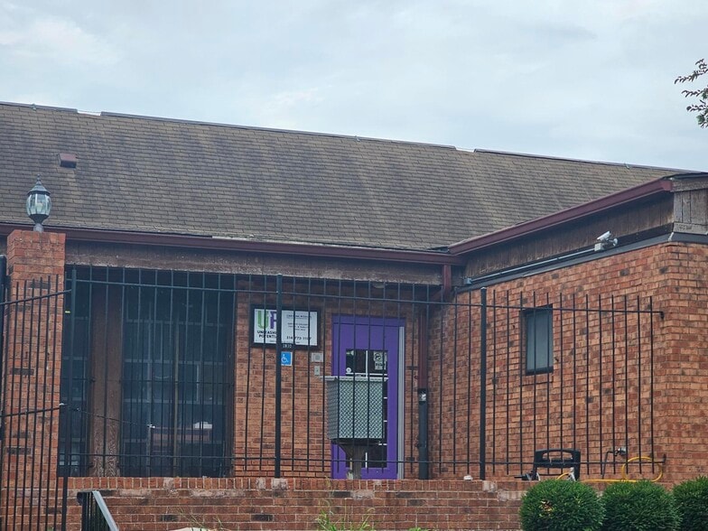 More Photos Of 2800 Caroline St, Saint Louis Specialty For Sale