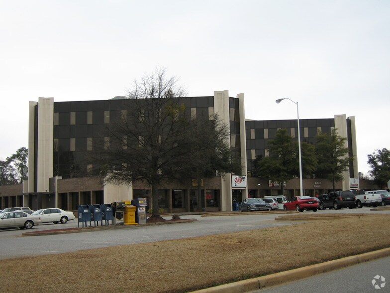 More Photos Of 810 Dutch Square Blvd, Columbia Office For Lease
