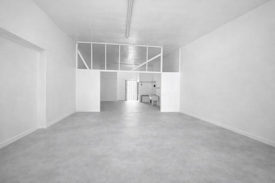 More Photos Of 2074 Santa Fe Ave, Long Beach General Retail For Lease