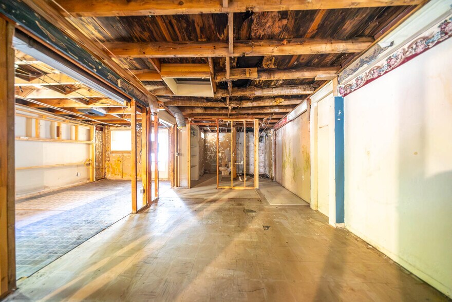 More Photos Of 113 E Main St, Willow Springs Storefront For Sale