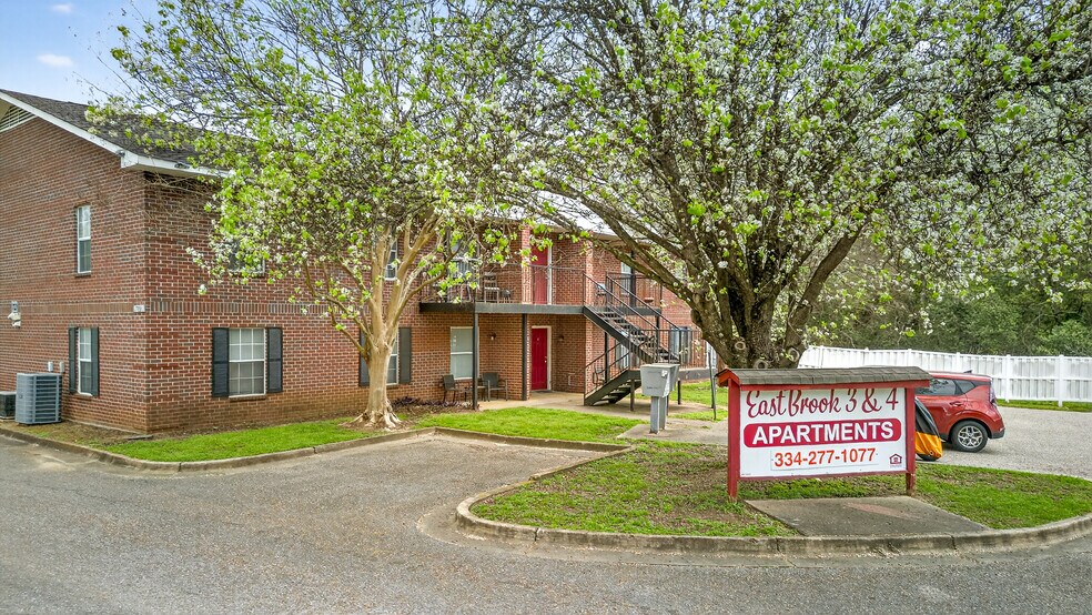 More Photos Of 560 Coliseum Blvd, Montgomery Apartments For Sale