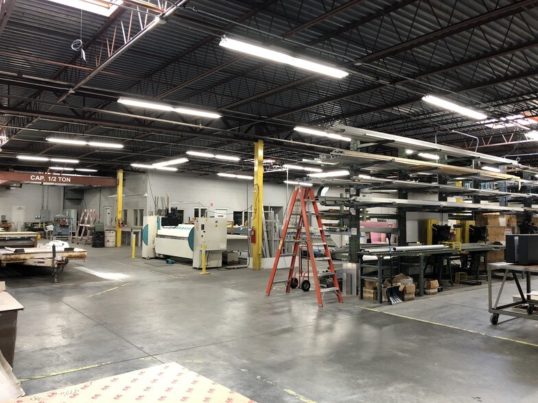 More Photos Of 676 George Washington Hwy, Lincoln Manufacturing For Lease
