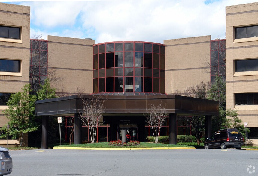 Primary Photo Of 1800 Town Center Dr, Reston Medical For Sale