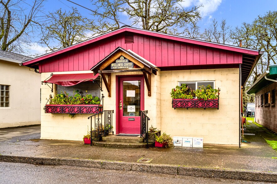 Primary Photo Of 502 E Whiteaker Ave, Cottage Grove Medical For Sale