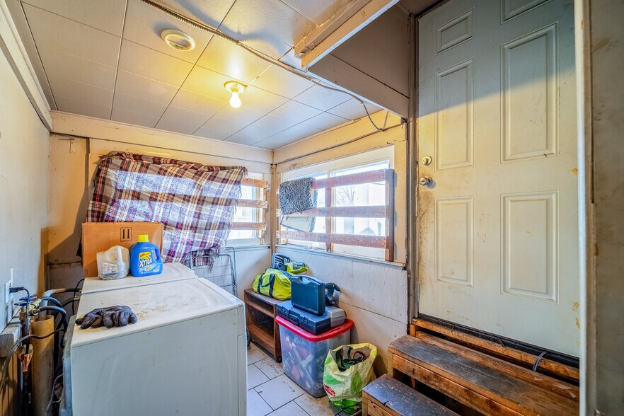 More Photos Of 19430 W Warren Ave, Detroit Specialty For Sale