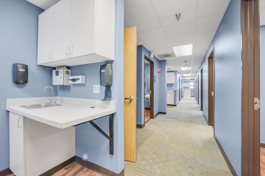 More Photos Of 1605 N Union Blvd, Colorado Springs Medical For Lease