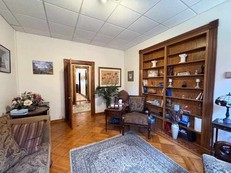 More Photos Of 79 Trumbull St, New Haven Apartments For Sale