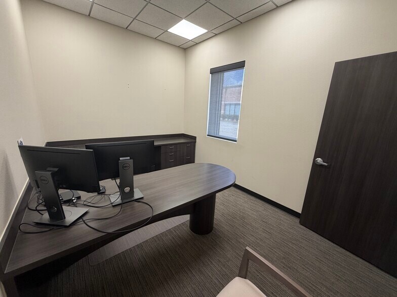 More Photos Of 4022 Louetta Rd, Spring Auto Dealership For Lease