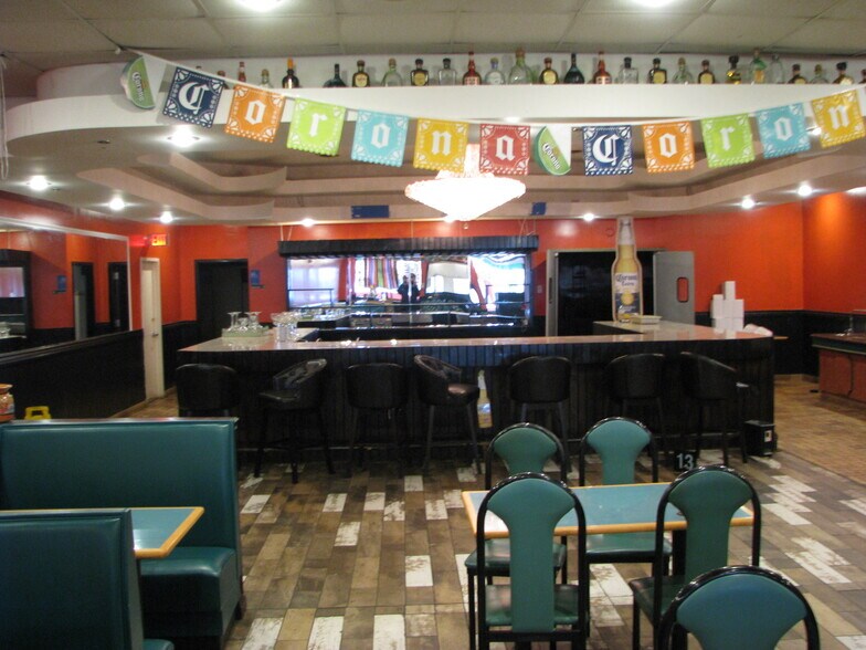 More Photos Of 310 N Wisconsin St, De Pere Unknown For Lease