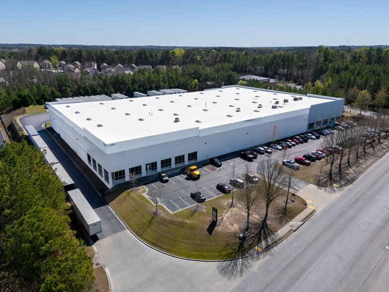 More Photos Of 6725 Oakley Industrial Blvd, Union City Distribution For Lease