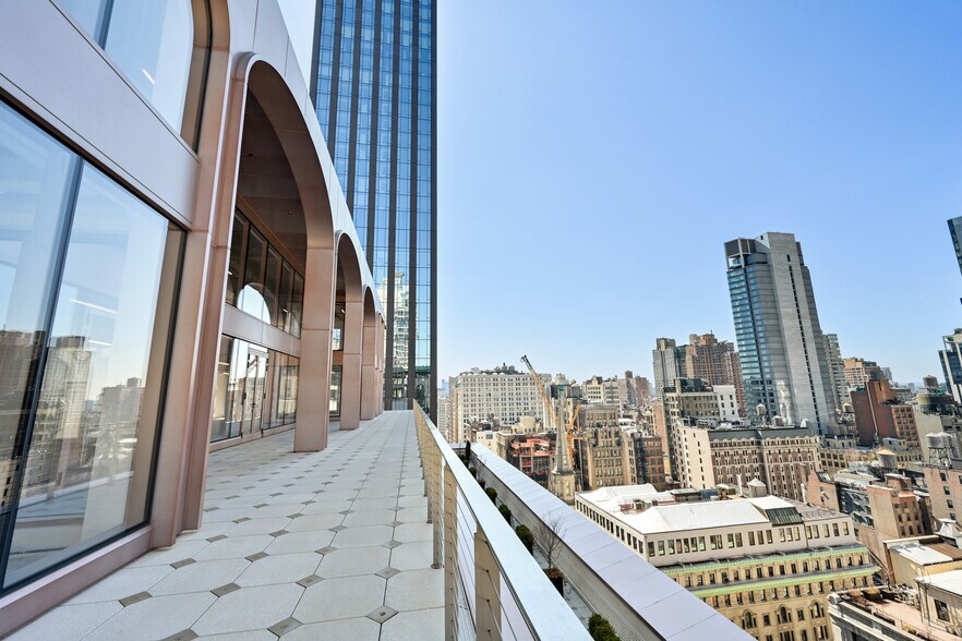 More Photos Of 295 5th Ave, New York Loft Creative Space For Lease