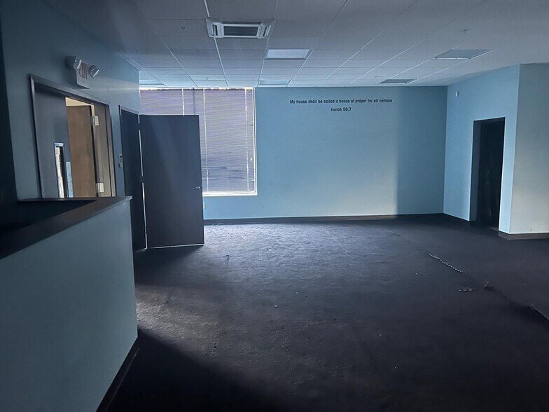 More Photos Of 1 S Main St, Toms River Warehouse For Lease
