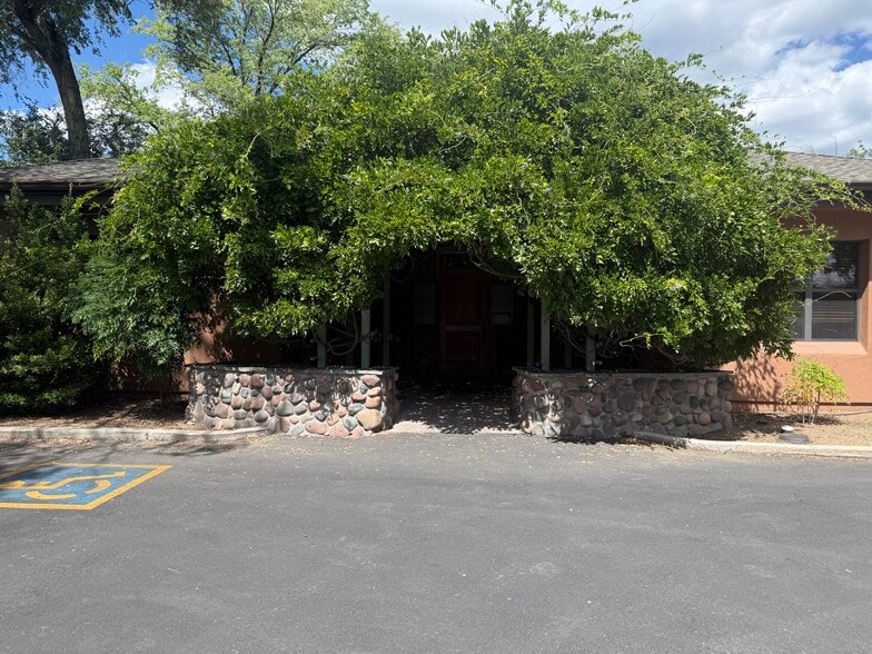 More Photos Of 812 Valley St, Prescott Medical For Lease