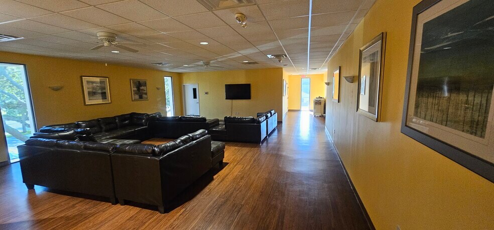 More Photos Of 1620 Mason Ave, Daytona Beach Medical For Lease