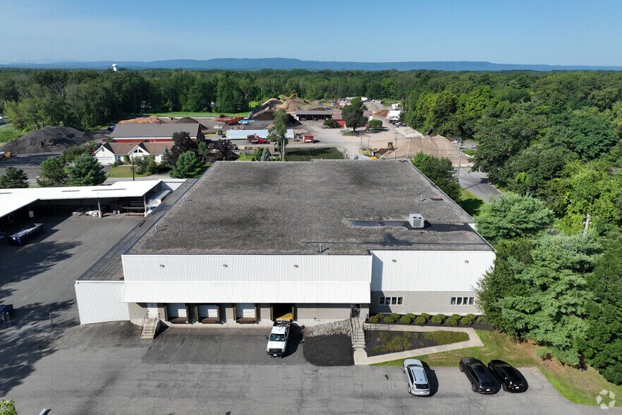 More Photos Of 4253 Albany St, Albany Warehouse For Lease