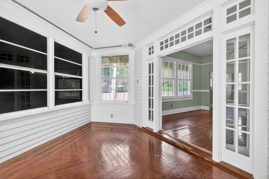 More Photos Of 1793 Fowler St, Fort Myers Freestanding For Sale