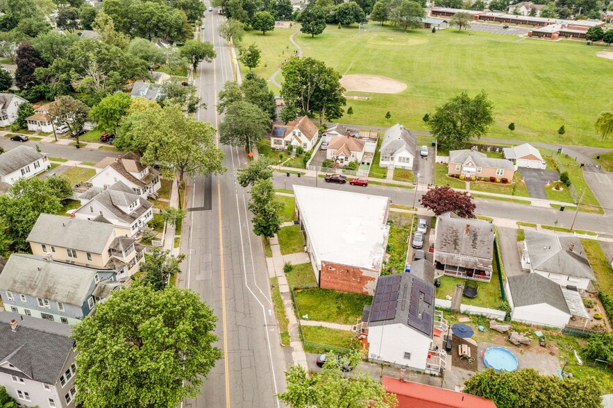 More Photos Of 218 Saint James Blvd, Springfield Storefront Retail Office For Sale