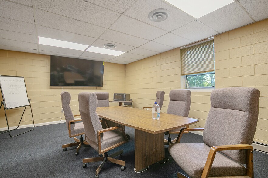 More Photos Of 214 Hawkins Ave, Sanford Medical For Sale