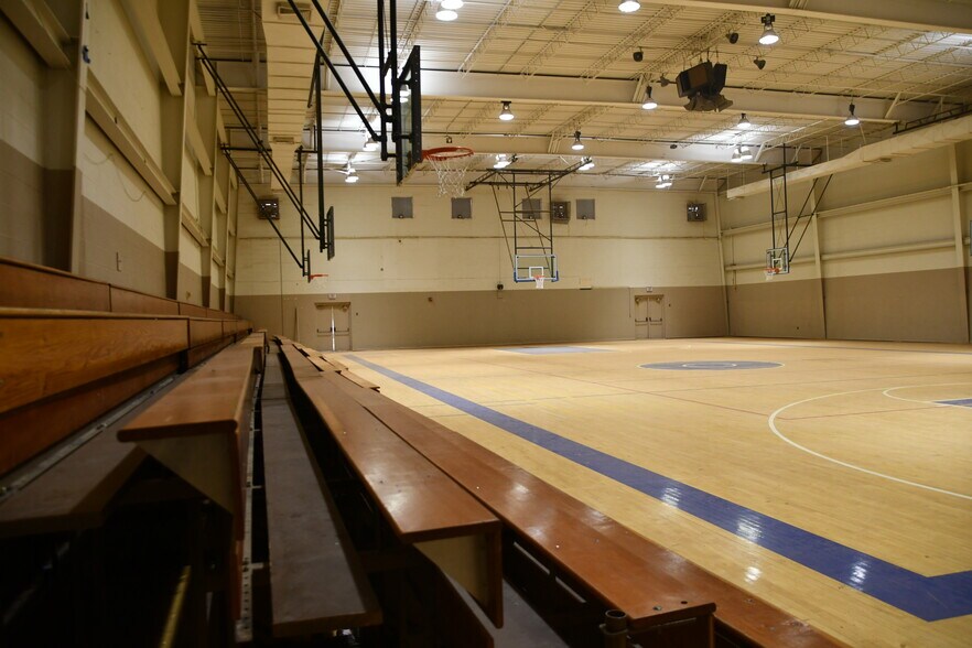 More Photos Of 9717 7th Dr, Lubbock Flex For Lease