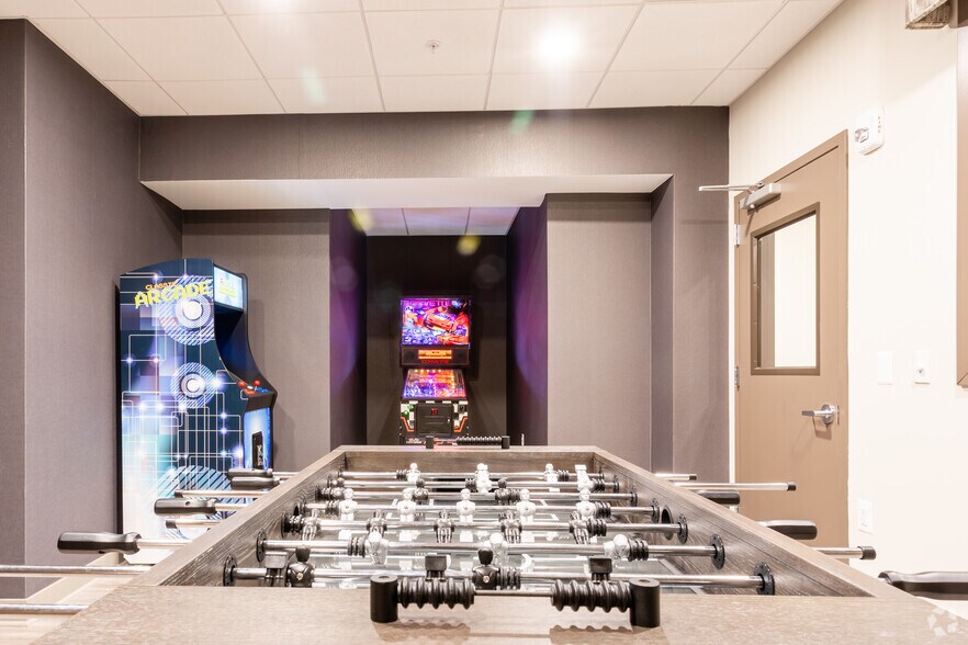 More Photos Of 1 Woodbridge Ctr, Woodbridge Apartments For Lease