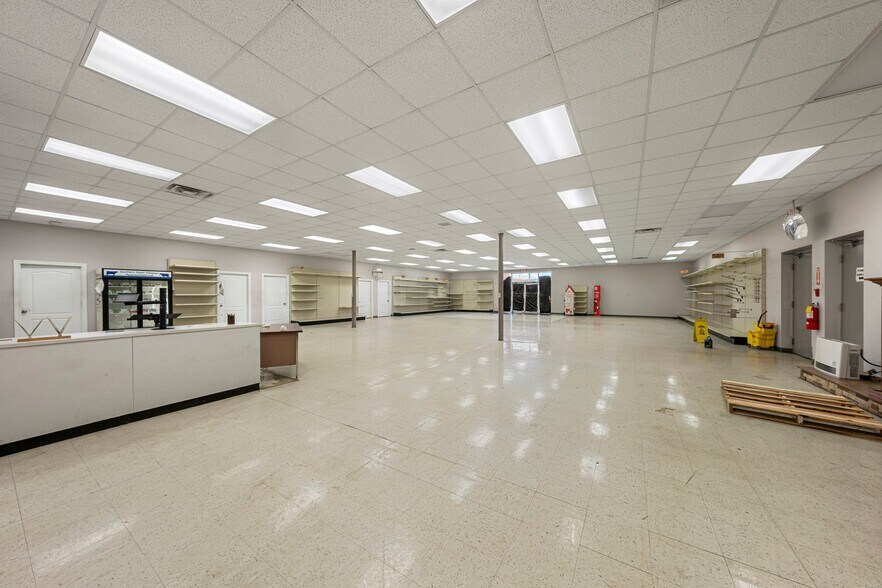 More Photos Of 300 Samson St, Glasgow Light Manufacturing For Sale