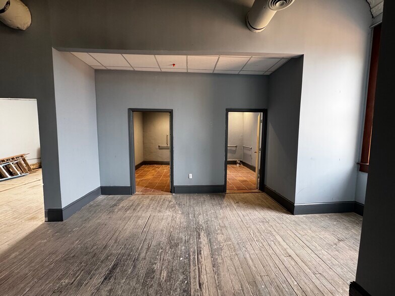 More Photos Of 1100 Main St, Newberry Restaurant For Sale