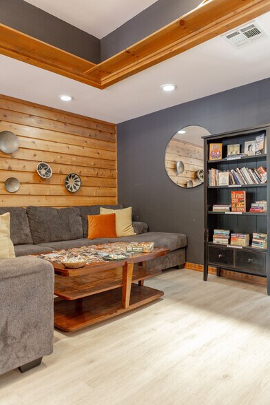 More Photos Of 446724 E 390 Rd, Langley Hotel For Sale