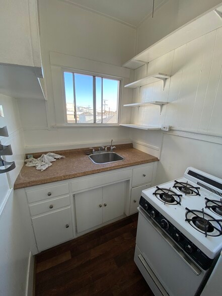 More Photos Of 30 Dudley Ave, Venice Apartments For Sale