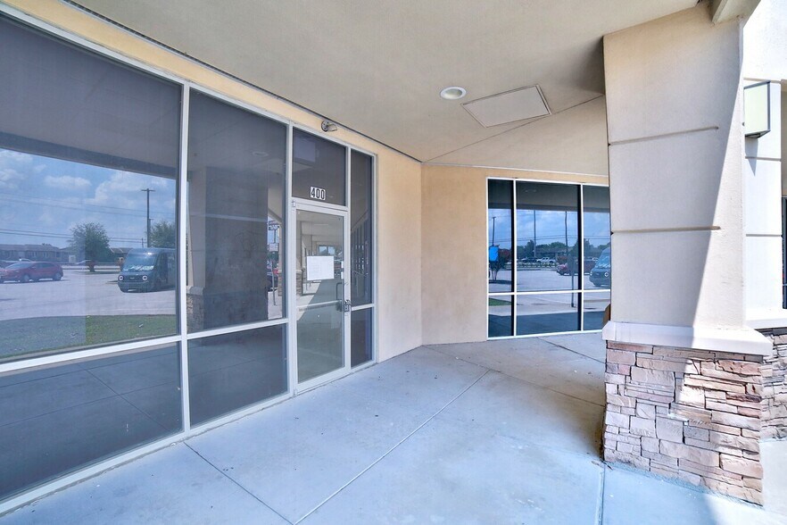 More Photos Of 11130 Gulf Fwy, Houston Storefront Retail Office For Lease