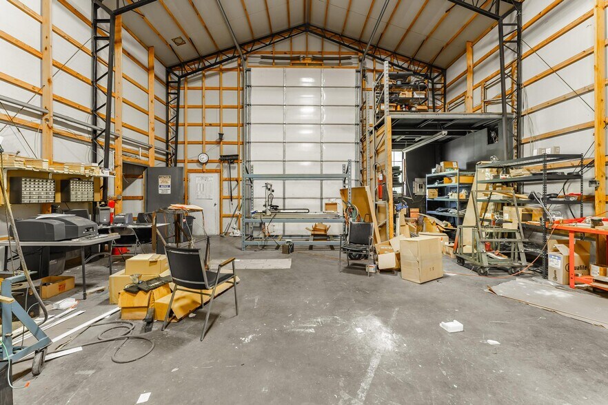 More Photos Of 12182 Peach Orchard Rd, Bentonville Warehouse For Sale