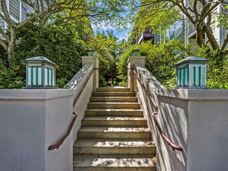 More Photos Of 64 Clingman Ave, Asheville Office For Sale