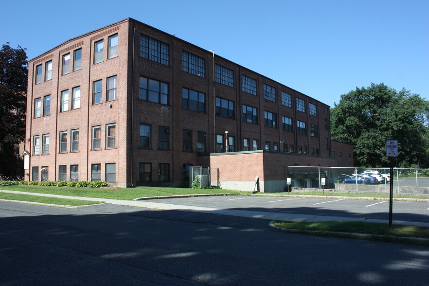 More Photos Of 63 Flansburg Ave, Dalton Flex For Sale
