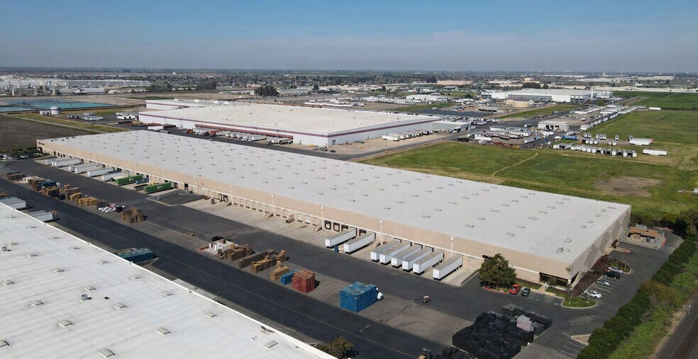 More Photos Of 17400 Shideler Pky, Lathrop Distribution For Lease