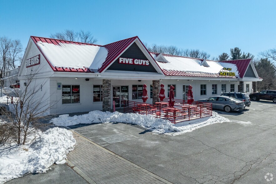 More Photos Of 505 E Ridgeville Blvd, Mount Airy General Retail For Lease