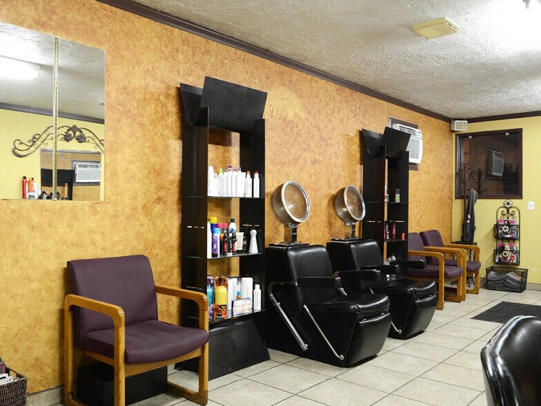 More Photos Of 246 E Center St, Pocatello Storefront For Sale