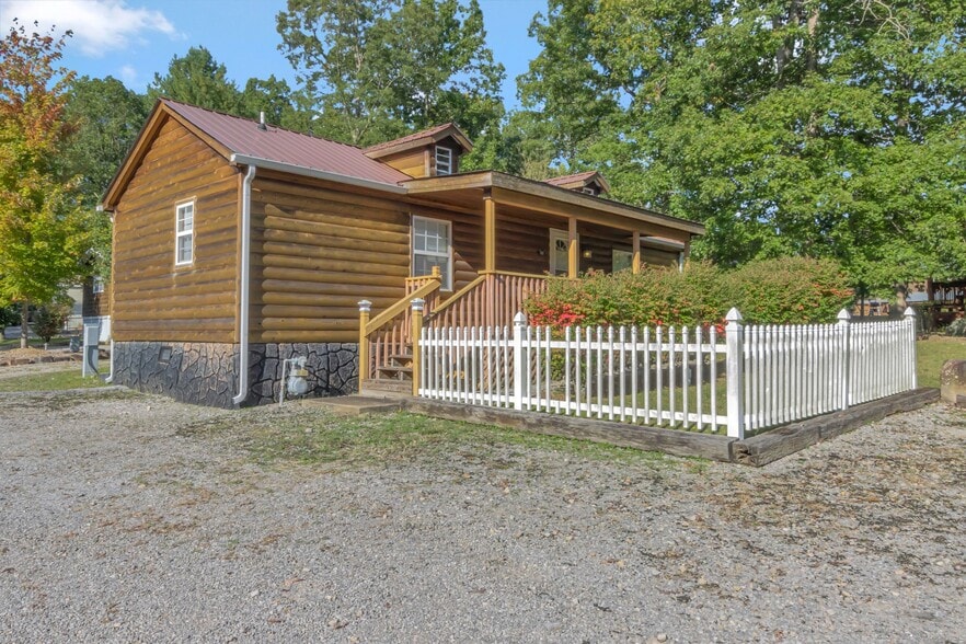 More Photos Of 11845 US 41 St, Monteagle Trailer Camper Park For Sale