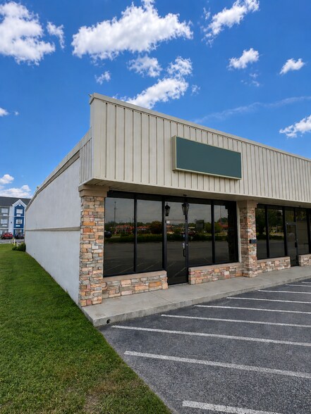 More Photos Of 472 Western Blvd, Jacksonville Storefront Retail Office For Lease