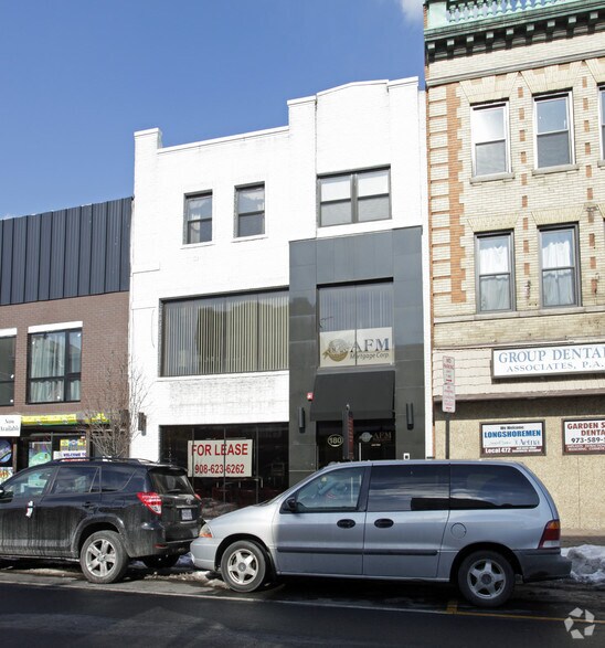 More Photos Of 180 Ferry St, Newark Storefront Retail Office For Lease