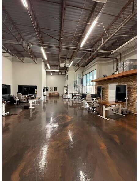 More Photos Of 2801-2847 SE Monroe St, Stuart Warehouse For Lease