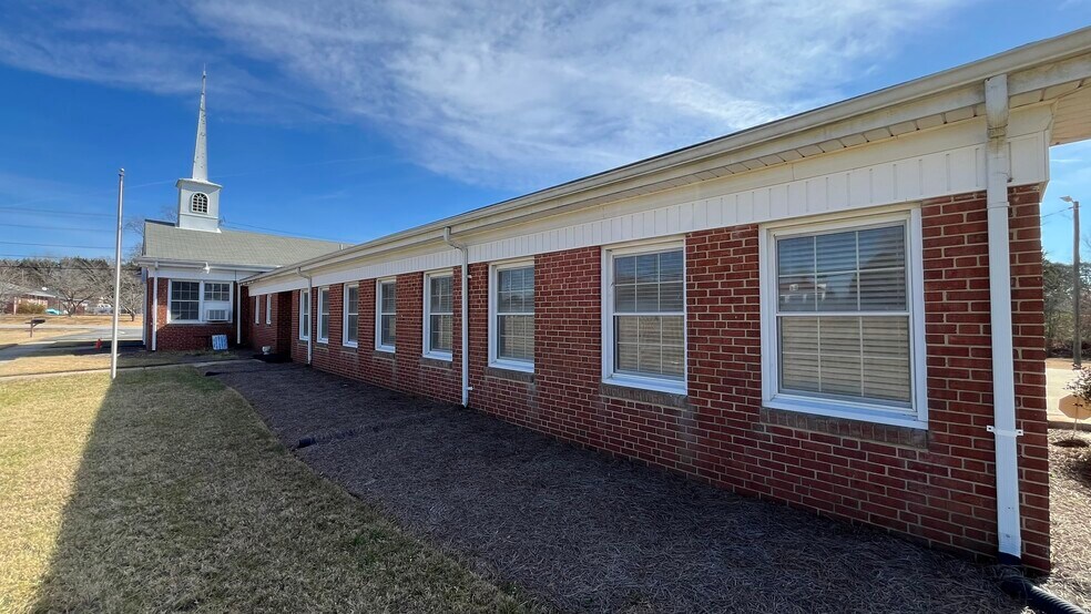 More Photos Of 3898 Kernersville Rd, Winston-Salem Specialty For Sale
