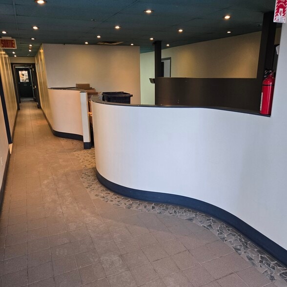 More Photos Of 440 Boul Industriel, St-Eustache Warehouse For Sale