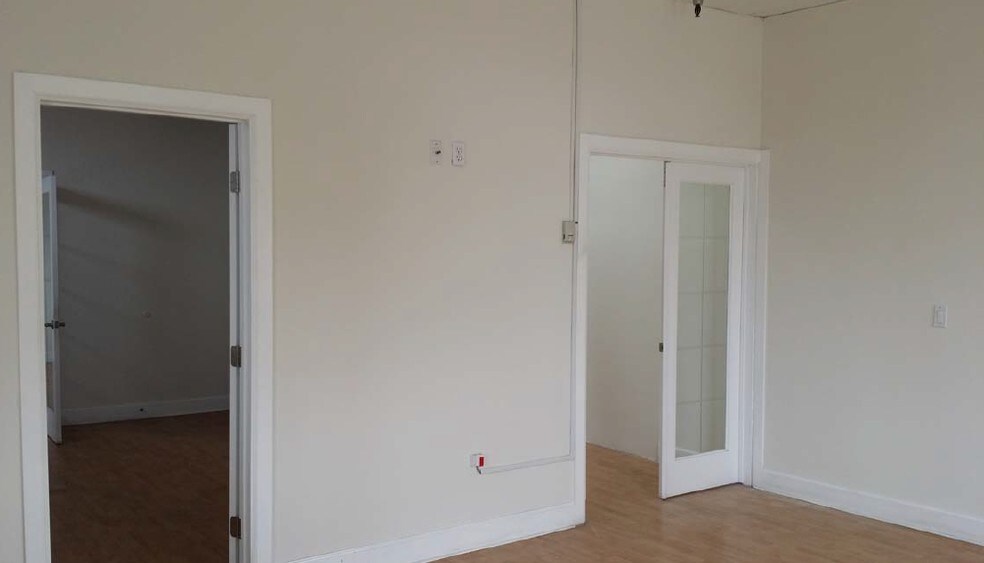 More Photos Of 405-407 N Broadway, Santa Ana Storefront Retail Office For Lease