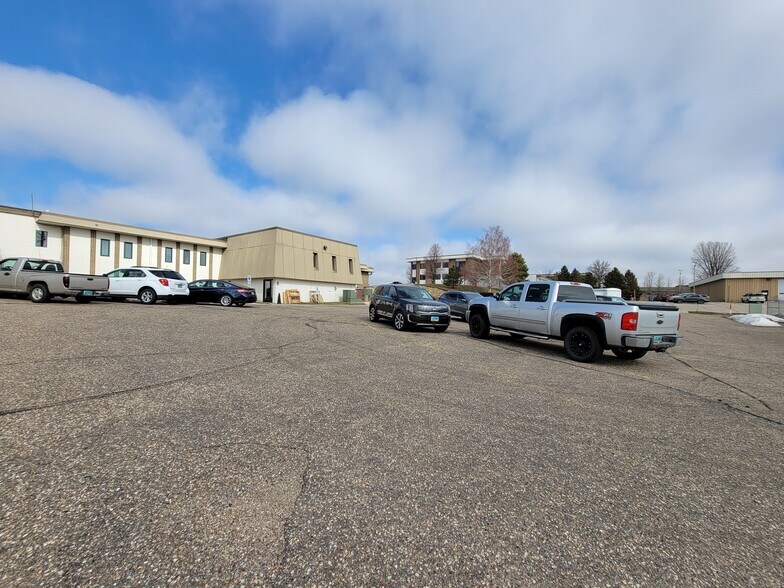 More Photos Of 4023 State St, Bismarck Medical For Lease