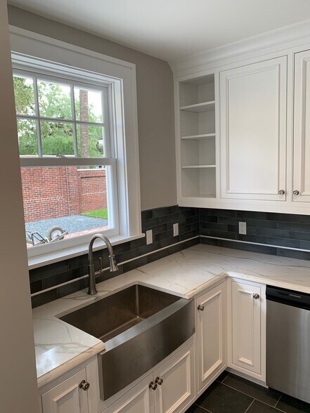 More Photos Of 2717 Riverside Ave, Jacksonville Office Residential For Sale