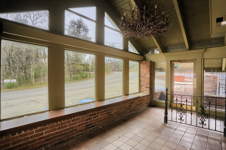 More Photos Of 634 Camp Horne Rd, Pittsburgh General Retail For Sale