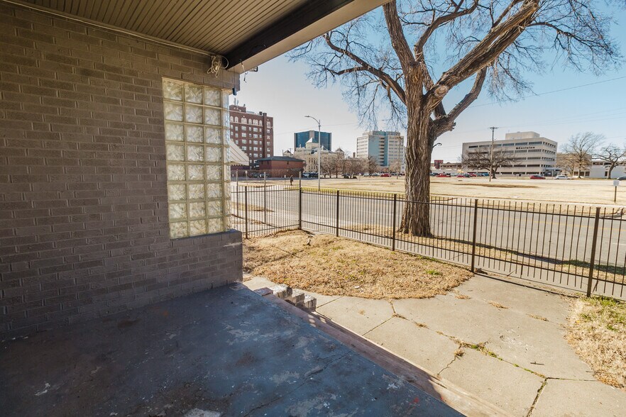 More Photos Of 638 N Broadway Ave, Wichita Multifamily For Sale