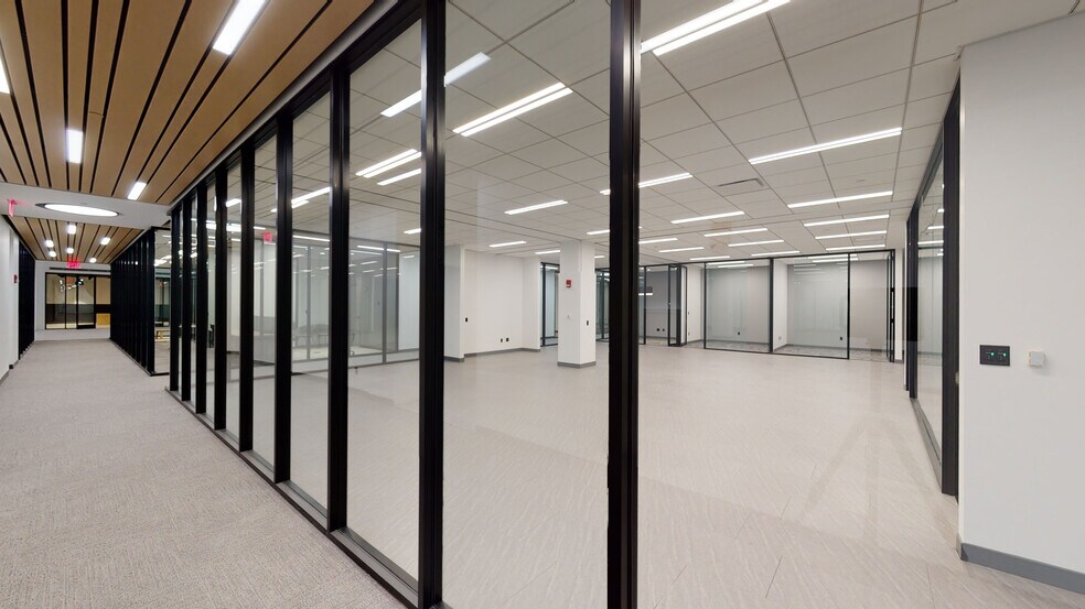 More Photos Of 2000 Center Dr, Hoffman Estates Unknown For Lease