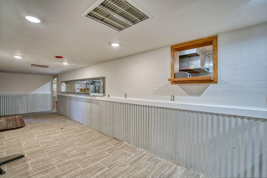 More Photos Of 1900 Ken Pratt Blvd, Longmont Apartments For Lease