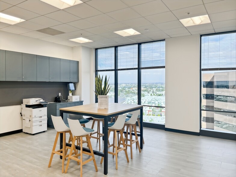 More Photos Of 2020 Main St, Irvine Coworking Space
